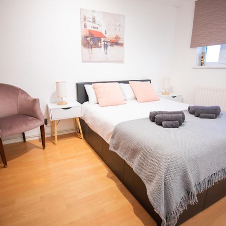 Bright And Spacious One Bedroom Apparment, Free Parking Λονδίνο Εξωτερικό φωτογραφία