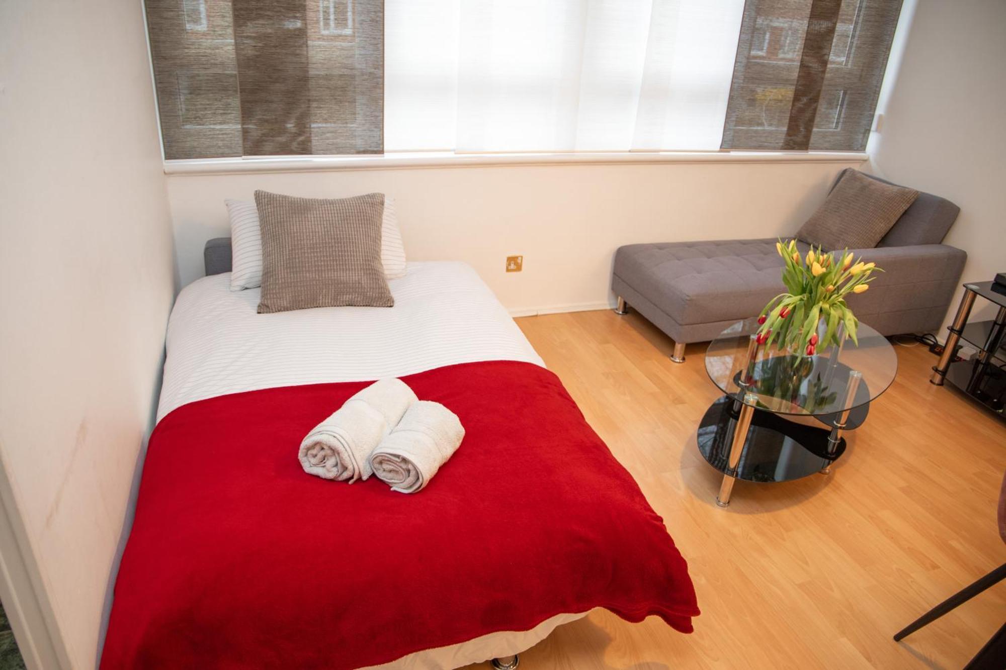 Bright And Spacious One Bedroom Apparment, Free Parking Λονδίνο Εξωτερικό φωτογραφία
